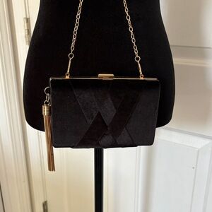 Cariedo Chic Black Velvet Clutch with Gold Tassel Chain